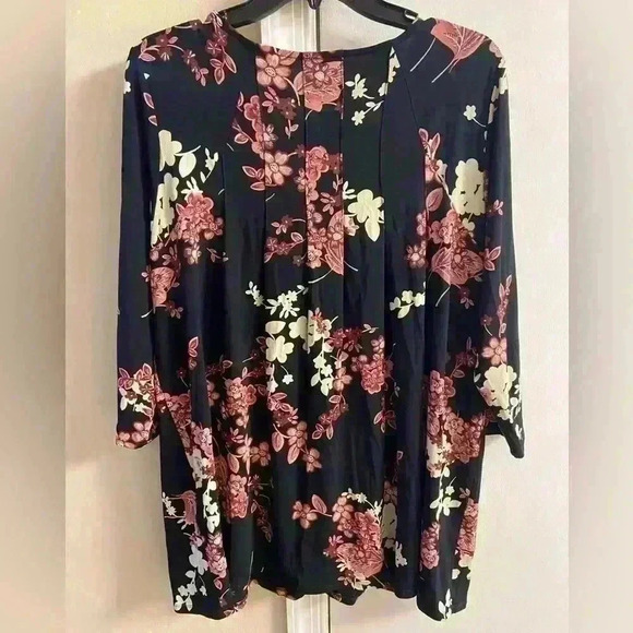 J Jill wearever collection tunic top black floral‎ crewneck Large Petite - Picture 3 of 6